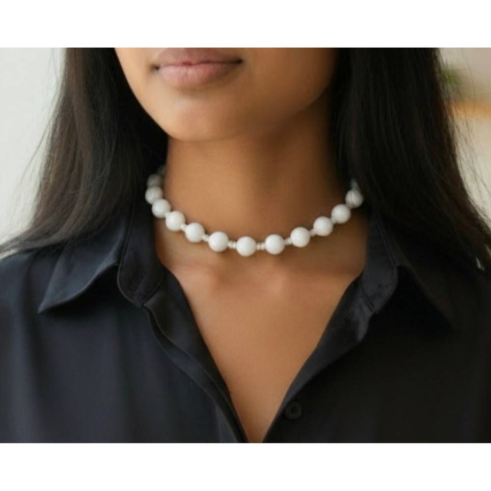 Vintage‎ White Glass Bead Choker Necklace Minimal Classic 15"